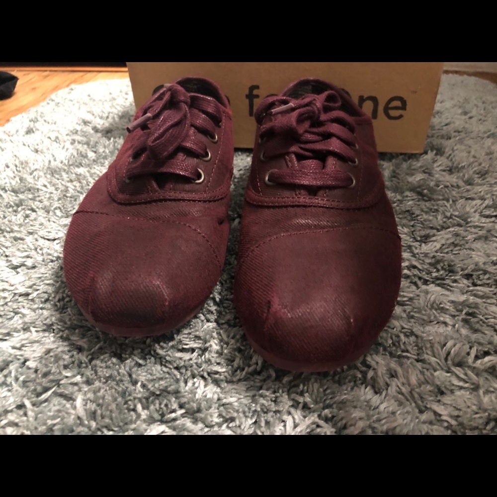 Toms - Picture 4 of 5